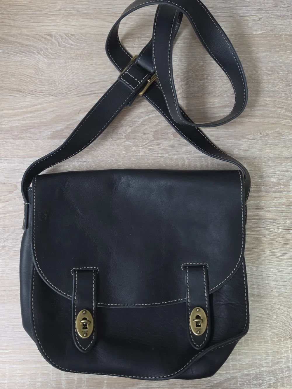Fossil Black/ Gold Leather Saddle Bag Double Turn Lock Satchel Crossbody Purse